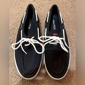 Nautica Mens navy boat shoes!